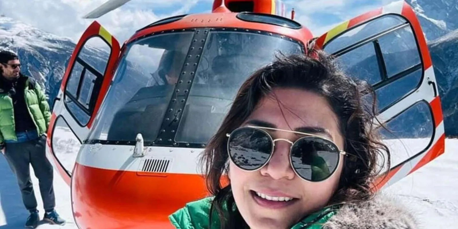 Everest Base Camp Helicopter Tour with Breakfast at Everest View Hotel